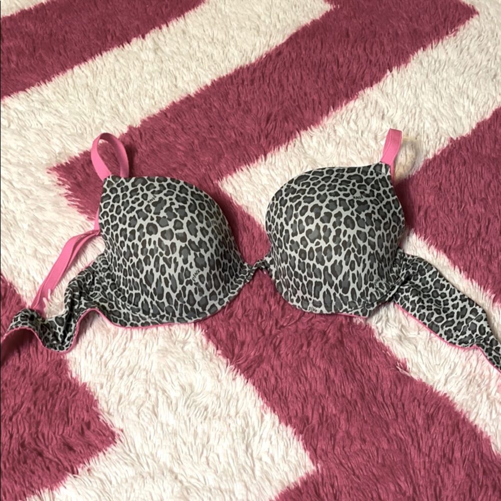 Pink VS bra 36C excellent used condition!